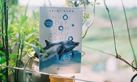 "Nuôi dạy con kiểu cá heo" - cuốn sách dành cho cha mẹ trong thời đại "điên cuồng"